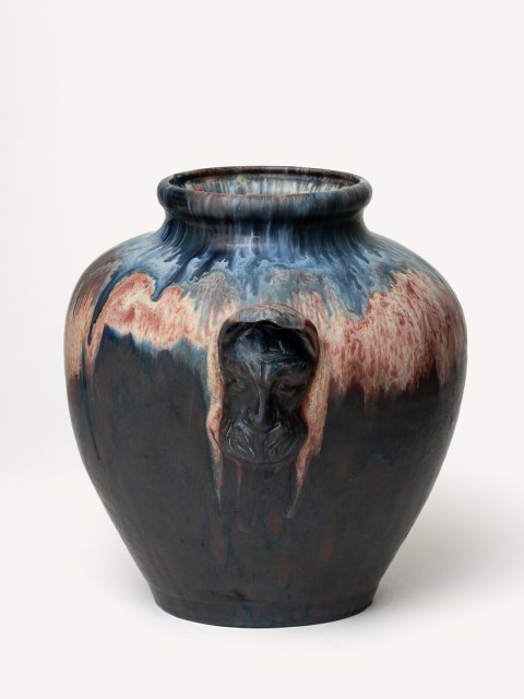 Vase mit Masken V, um 1903/04