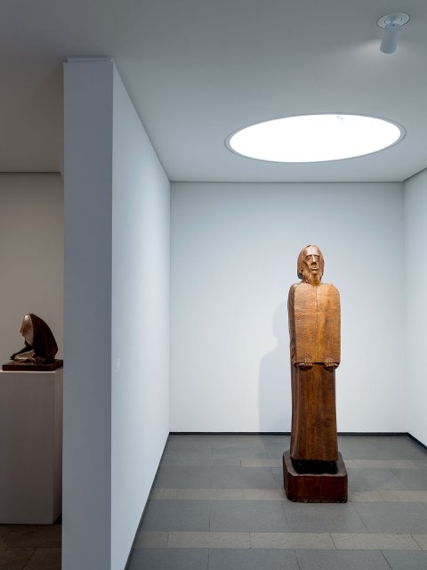 Moses, Blick in die Ausstellung Werner Scholz. »Das Gewicht der Zeit«